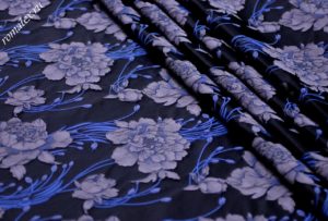 Портьерная ткань Жаккард тафта «КИТАЙСКАЯ РОЗА» цвет темно-синий сиреневые цветы