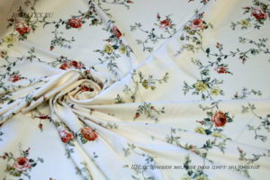 Ткань для постельного белья Армани шелк мелкая роза цвет молочный